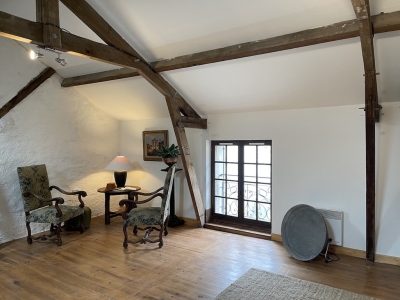 Carefully restored 2 bedroom medieval house