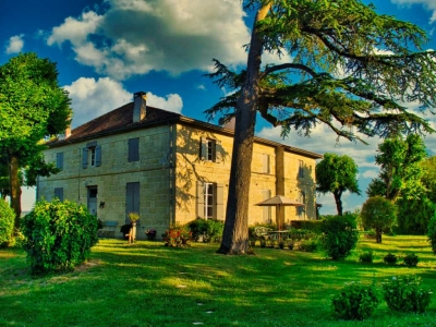 Exceptional 19th century maison de maitre with 2 gites, swimming pool and 4ha