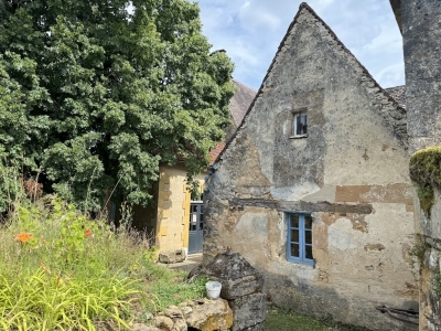 Attractive 16th century farmhouse with  walled garden