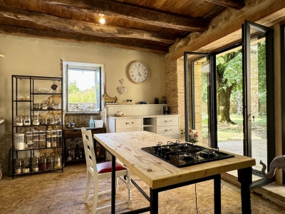 Belle ferme du XVIIIème siècle avec un jardin clos