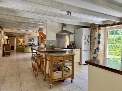 Superbly restored périgourdine farmhouse with swimming pool and garden