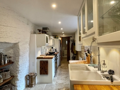 Superbly located and sympathetically restored périgourdine house with stunning views