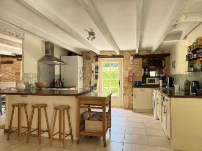 Superbly restored périgourdine farmhouse with swimming pool and garden