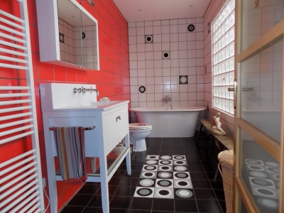 Substantial village house with ground floor studio