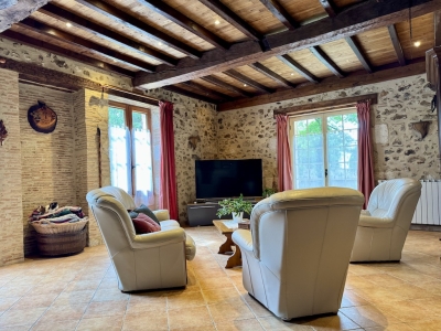 Attractive 19th century farmhouse with garage and garden