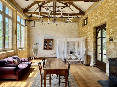 Attractive périgourdine cottage with guest studio, courtyard and garden
