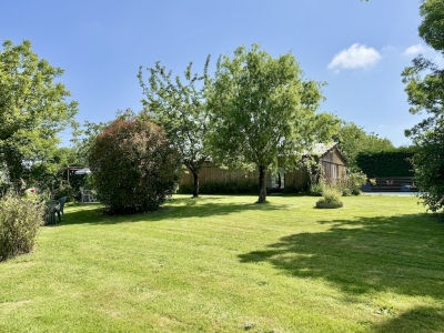 Attractive 19th century maison de maître with swimming pool and garden
