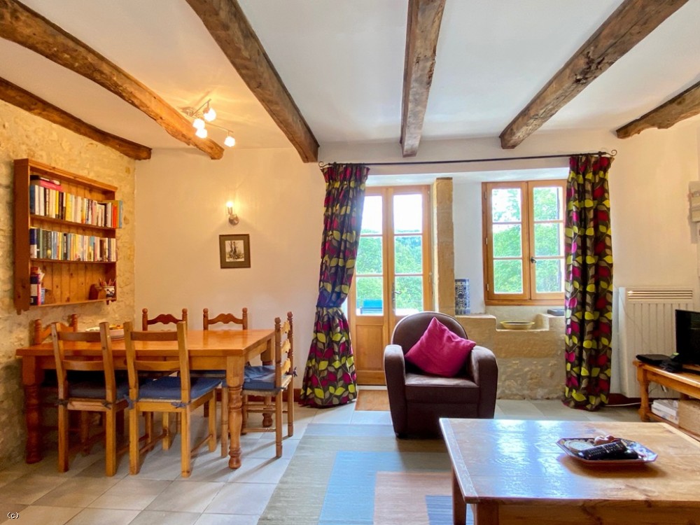 Sympathetically restored 3 bedroom farmhouse with garage, heated swimming pool and large garden