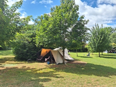 Charming naturist campsite with authentic residence