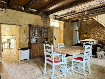 Belle ferme du XVIIIème siècle avec un jardin clos