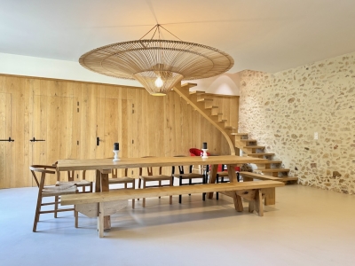 Ferme soigneusement restaurée avec une piscine chauffée et un jardin