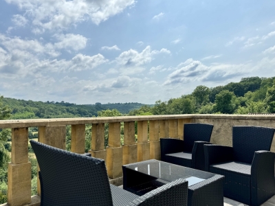 Maison de style périgourdin avec un gîte intégré et une superbe vue