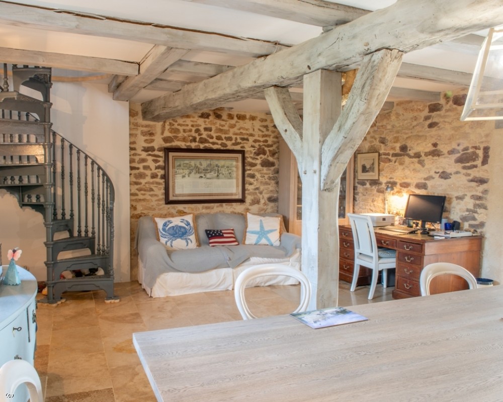 Superbly renovated farmhouse with luxury 2 bedroom gite and 3.95ha