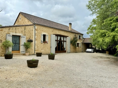 Superb barn conversion with two gites, swimming pool and 11ha