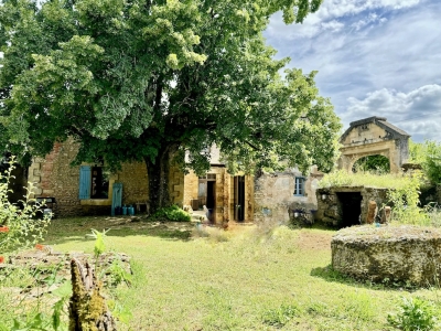 Attractive 16th century farmhouse with  walled garden