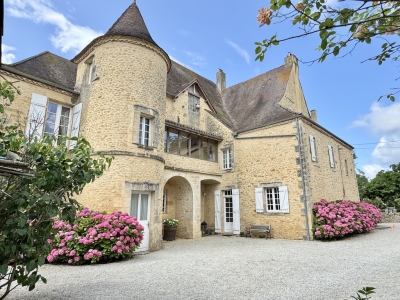 Exceptional 15th century manoir with 2 gites, heated swimming pool and 4.5ha
