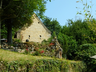 Attractive late 18th century cottage with swimming pool and large garden