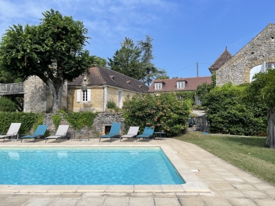 Privately located corps de ferme with gite, swimming pool and large garden