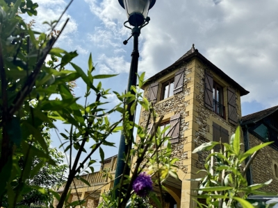 Maison de style périgourdin avec un gîte intégré et une superbe vue