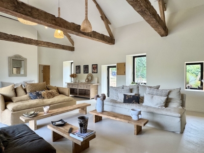 Ferme soigneusement restaurée avec une piscine chauffée et un jardin