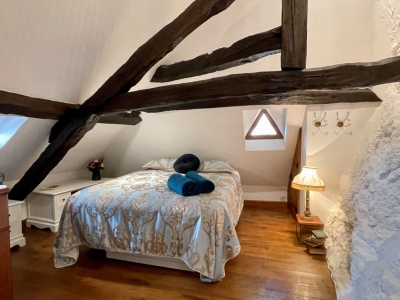Superbly located and sympathetically restored périgourdine house with stunning views