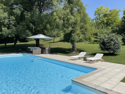 Exceptionnel moulin à eau du XVIIe siècle avec une piscine chauffée et un jardin