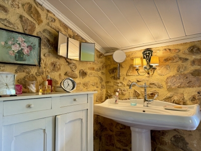 Sympathetically restored three bedroom cottage with garden