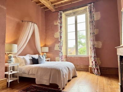 Exceptional 15th century manoir with 2 gites, heated swimming pool and 4.5ha