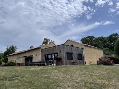 Sympathetically restored farmhouse with heated swimming pool and garden