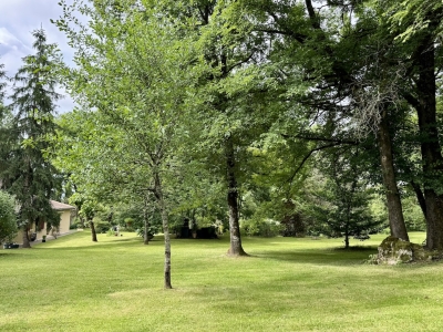 Attractive 19th century farmhouse with garage and garden