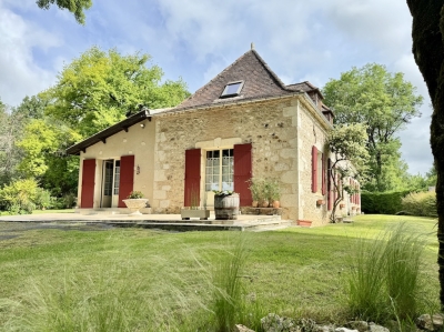 Attractive 19th century farmhouse with garage and garden