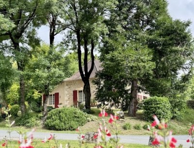 Attractive 19th century farmhouse with garage and garden