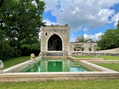 Exceptional fortified manoir with guardian's house, equestrian facilities and 60ha