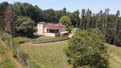 Restored 19th century farmhouse with superb views