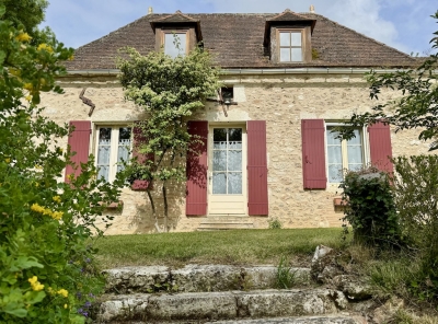 Attractive 19th century farmhouse with garage and garden