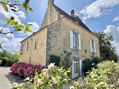 Exceptional 15th century manoir with 2 gites, heated swimming pool and 4.5ha