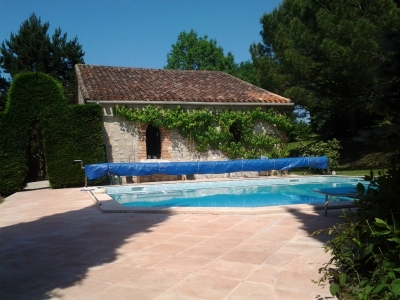 Attractive maison de maitre with integral apartment, swimming pool, barn and 2.6ha