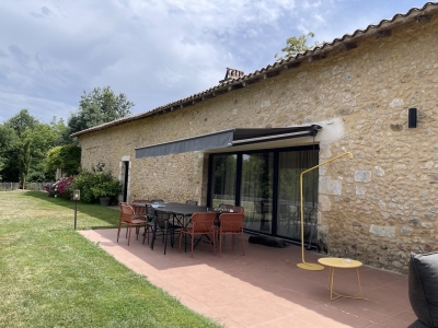Sympathetically restored farmhouse with heated swimming pool and garden