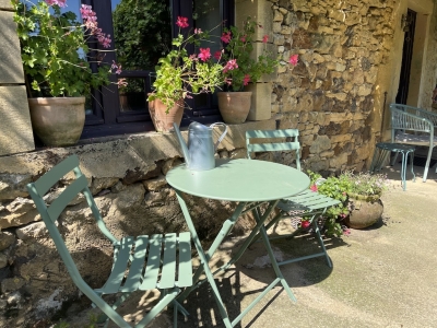 Jolie ferme du XVIIIème siècle avec des dépendances et un jardin