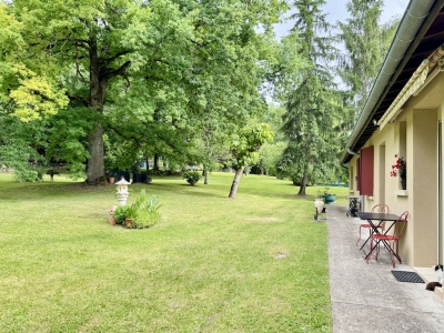 Attractive 19th century farmhouse with garage and garden