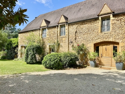 Exceptional 15th century manoir with 2 gites, heated swimming pool and 4.5ha
