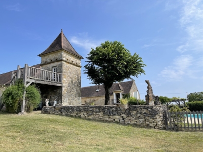 Privately located corps de ferme with gite, swimming pool and large garden