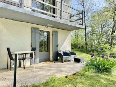 Attractive 4 bedroom house with integral apartment and large garden