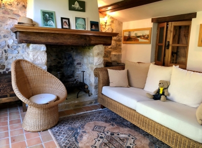 Carefully restored 3 bedroom village house with courtyard garden