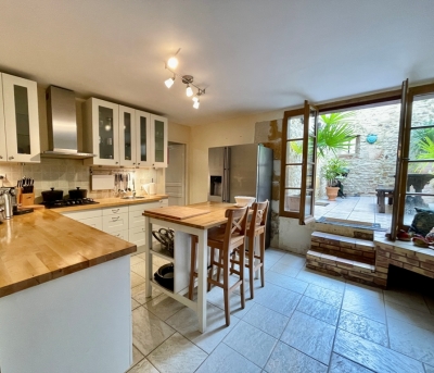 Carefully restored 4 bedroom village house with courtyard