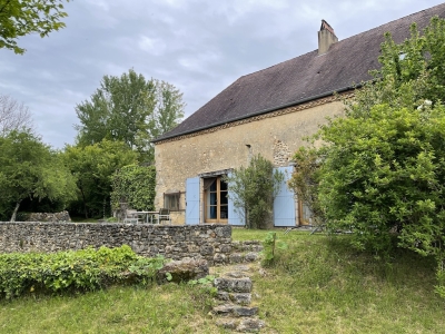 Ancienne grange du XIXème siècle avec une dépendance et 0,8 ha