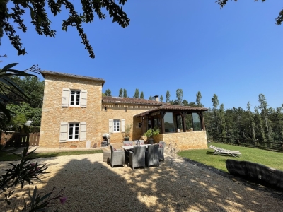 Ferme restaurée du XIXème siècle avec une superbe vue