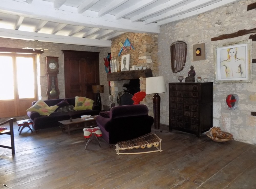 Substantial village house with ground floor studio