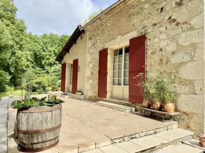 Attractive 19th century farmhouse with garage and garden