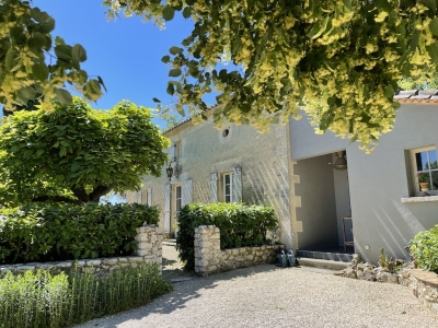 Exceptional maison de maître with 2 gites, 2 swimming pools and 5ha